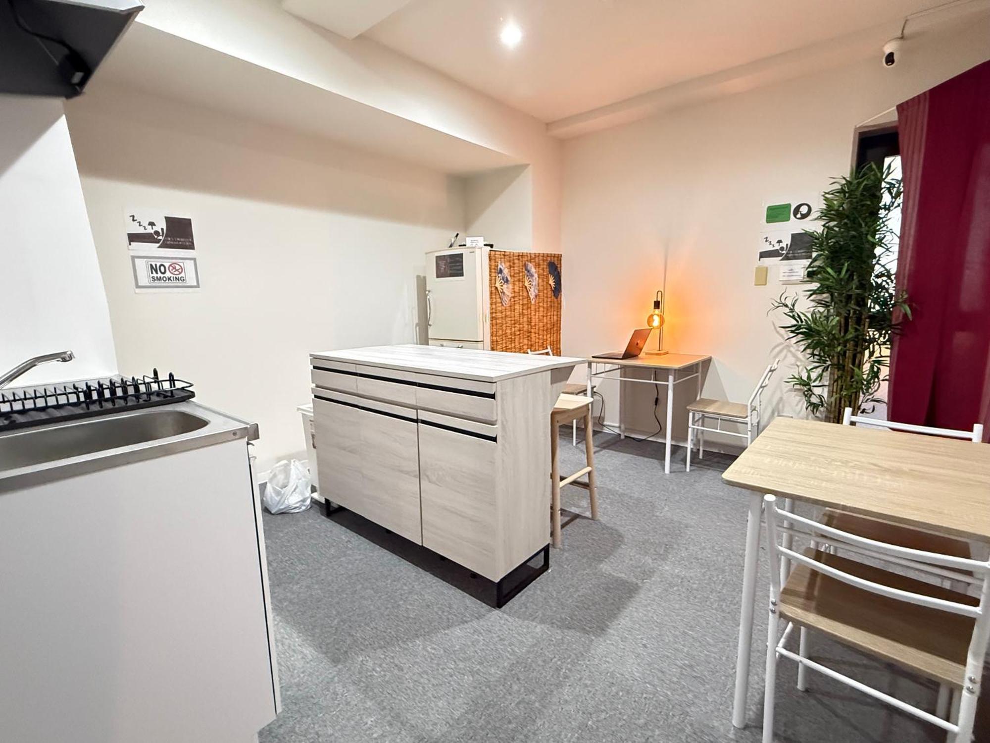 Wabi Sabi Hostel Shinjuku West — Photos 1